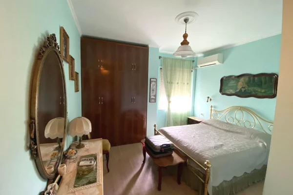 Shtepi ne shitje Penthose(kati i fundit panoramik) ne Durres, 2+1, Mobilimi E mobiluar, Pagesa 140,000  Euro.