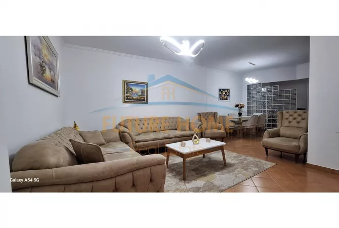 Shtepi ne shitje Apartament ne Tirane, 2+1, Mobilimi E mobiluar, Pagesa 225,000  Euro.