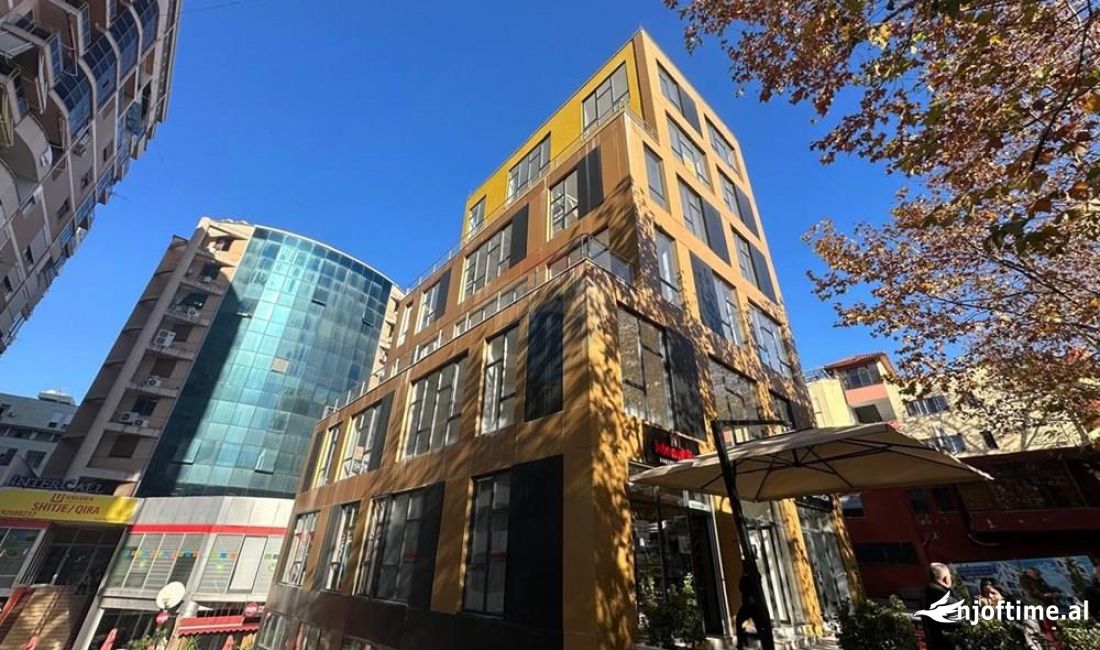 QIRA AMBIENT PER ZYRA, USLUGA