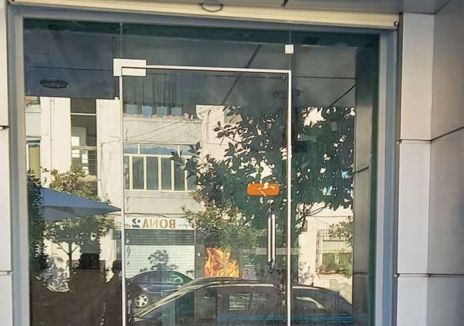 Ambient biznesi me qera 1+1 ne Elbasan - 20,000 Leke