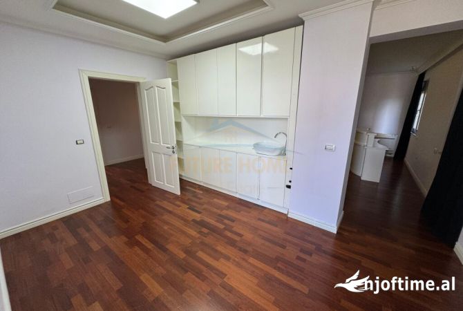 Business Property for Rent 3+1 in Tirana - 1,300 Euro
