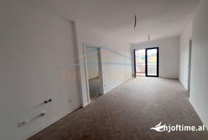 Business Property for Rent 3+1 in Tirana - 1,300 Euro