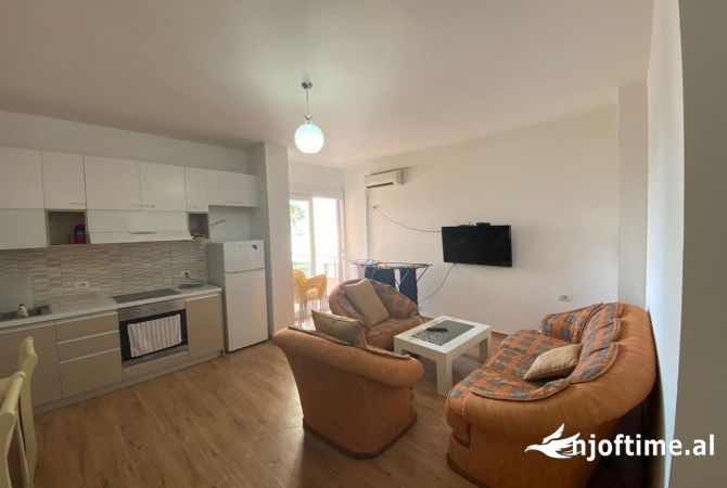 Shtepi ne shitje Apartament ne Vlore, 2+1, Mobilimi Pjeserisht e mobiluar, Pagesa 291,000  Euro.