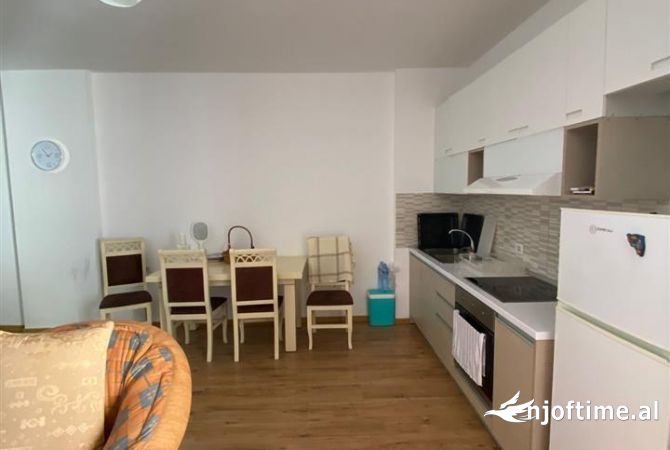Shtepi ne shitje Apartament ne Vlore, 2+1, Mobilimi Pjeserisht e mobiluar, Pagesa 291,000  Euro.