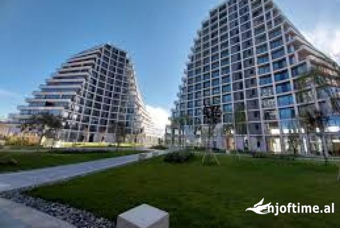 Ambiente Commerciale in Affitto 3+1 a Tirana - 700 Euro