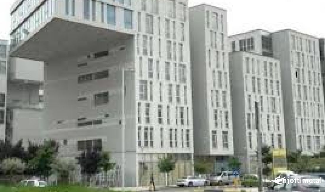 AMBIENT BIZNESI ME QERA TE KIKA 2 ,3+1