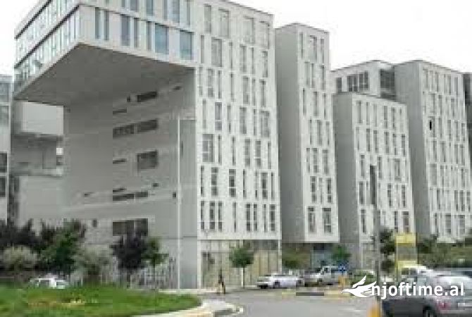 Ambiente Commerciale in Affitto 3+1 a Tirana - 1,500 Euro