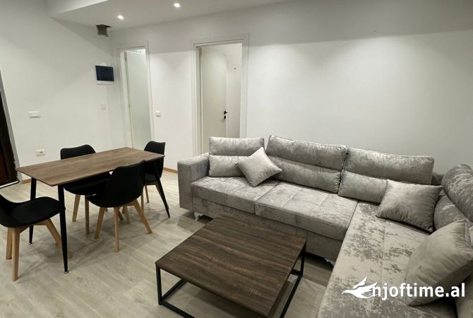 Shtepi me qera Apartament ne Tirane, 1+1, Mobilimi E mobiluar, Pagesa 65,000  Leke.