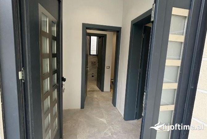 AMBIENT BIZNESI ME QERA TE RRUGA DURRESIT 