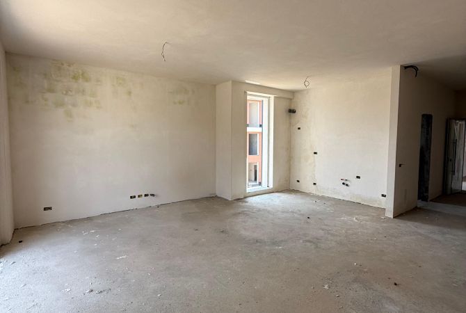 Shtepi ne shitje Apartament ne Tirane, 2+1, Mobilimi Bosh, pa mobiluar, Pagesa 288,160  Euro.