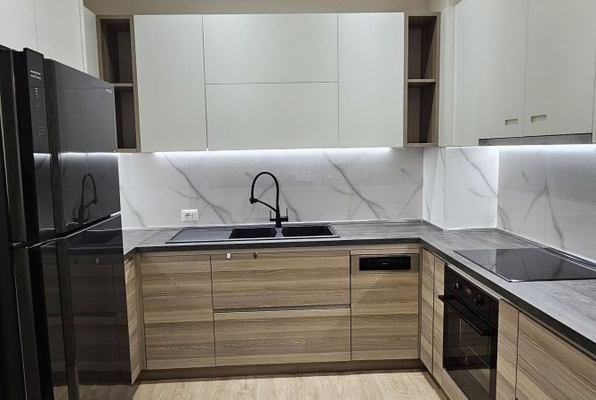 Shtepi ne shitje Apartament ne Tirane, 3+1, Mobilimi E mobiluar, Pagesa 320,000  Euro.