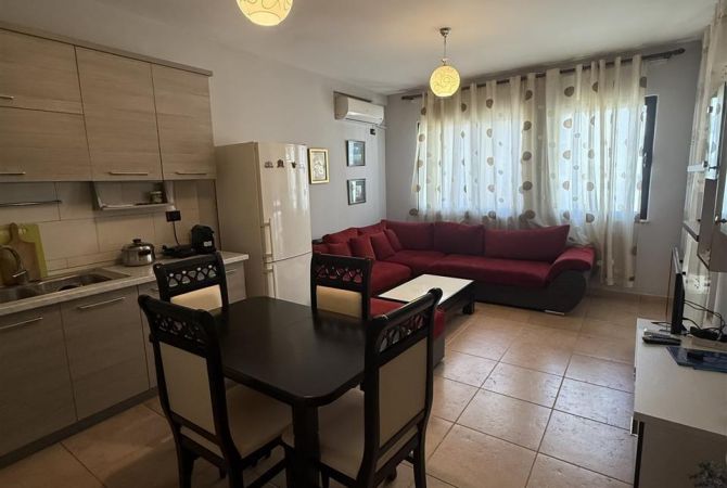 Shtepi ne shitje Apartament ne Tirane, 1+1, Mobilimi E mobiluar, Pagesa 96,000  Euro.