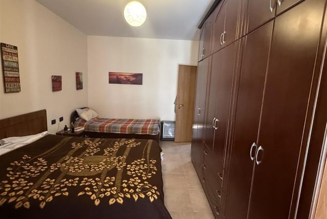 Shtepi ne shitje Apartament ne Tirane, 1+1, Mobilimi E mobiluar, Pagesa 96,000  Euro.