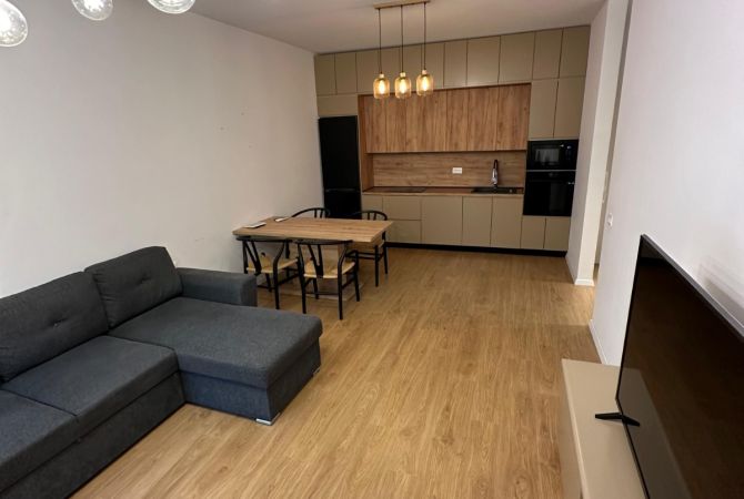 Shtepi ne shitje Apartament ne Tirane, 2+1, Mobilimi E mobiluar, Pagesa 185,000  Euro.