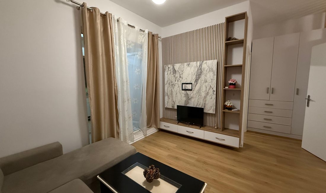 Shtepi me qera Apartament ne Tirane, 1+1, Mobilimi E mobiluar, Pagesa 400  Euro.