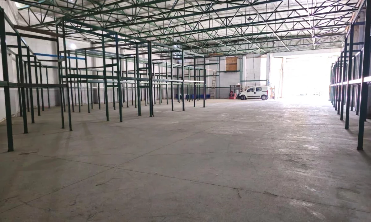 KAPANON ME QIRA TE AUTOSTRADA TIRANE DURRES , KONTAKTO VETEM NE WHATSAPP