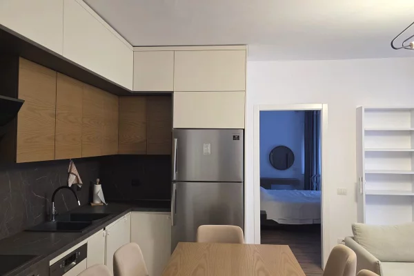 Shtepi ne shitje Apartament ne Tirane, 3+1, Mobilimi E mobiluar, Pagesa 141,000  Euro.