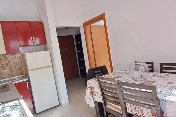 Shtepi ne shitje Apartament ne Tirane, 2+1, Mobilimi E mobiluar, Pagesa 85,000  Euro.