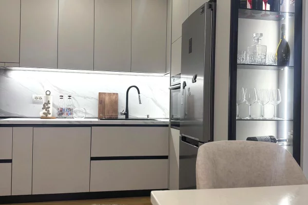 Shtepi ne shitje Apartament ne Tirane, 2+1, Mobilimi E mobiluar, Pagesa 147,000  Euro.