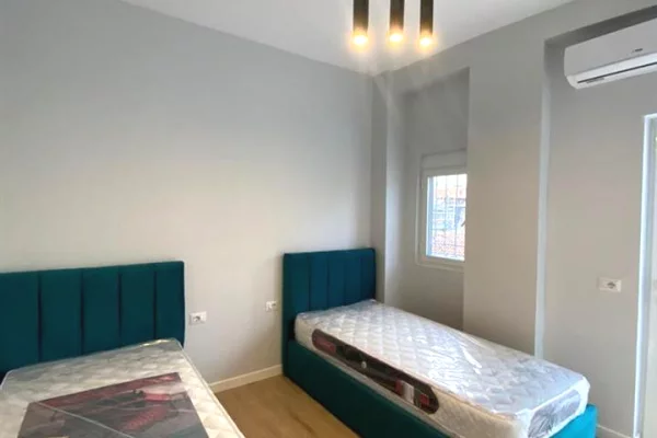 Shtepi me qera Apartament ne Tirane, 2+1, Mobilimi E mobiluar, Pagesa 70,000  Leke.