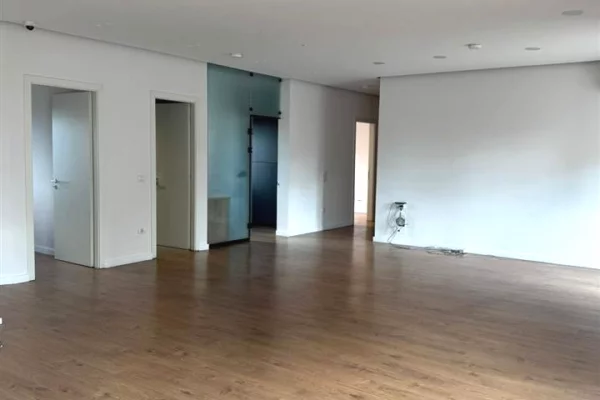 Business Property for Rent 3+1 in Tirana - 2,000 Euro