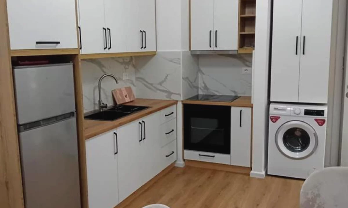 Shtepi me qera Apartament ne Tirane, 1+1, Mobilimi E mobiluar, Pagesa 449  Euro.