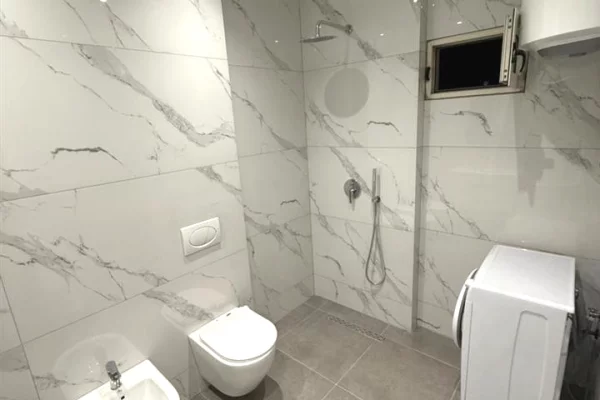 Shtepi ne shitje Apartament ne Tirane, 1+1, Mobilimi E mobiluar, Pagesa 178,000  Euro.