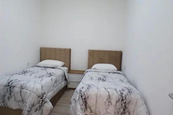 Shtepi me qera Apartament ne Tirane, 2+1, Mobilimi E mobiluar, Pagesa 800  Euro.