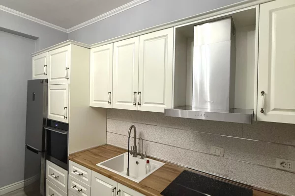 Shtepi ne shitje Apartament ne Tirane, 1+1, Mobilimi E mobiluar, Pagesa 170,000  Euro.