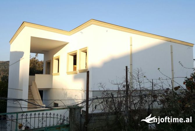 Shitet Godine 2 Katshe – Nderroq, 115m2 – Pershtatshme per Biznese