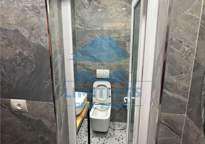 Shitet Ambient Komercial ne rrugen Dhaskal Todri, Tirane, Astir