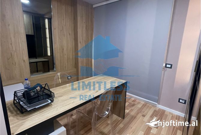 Jepet me Qera Ambient Komercial/Zyre ne pallat te ri ne katin e pare perballe Harry Fultz, Tirane