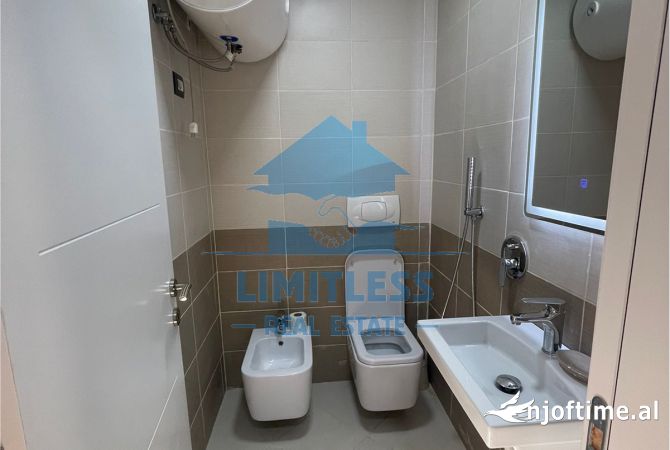 Jepet me Qera Ambient Komercial/Zyre ne pallat te ri ne katin e pare perballe Harry Fultz, Tirane