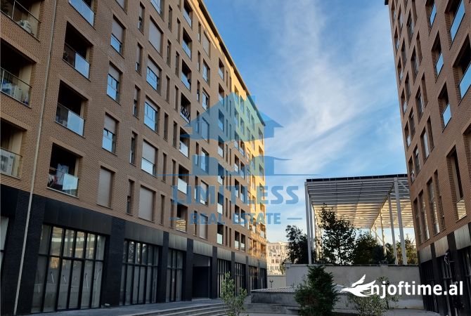 Ambiente Commerciale in Vendita 1+1 a Tirana - 170,250 Euro