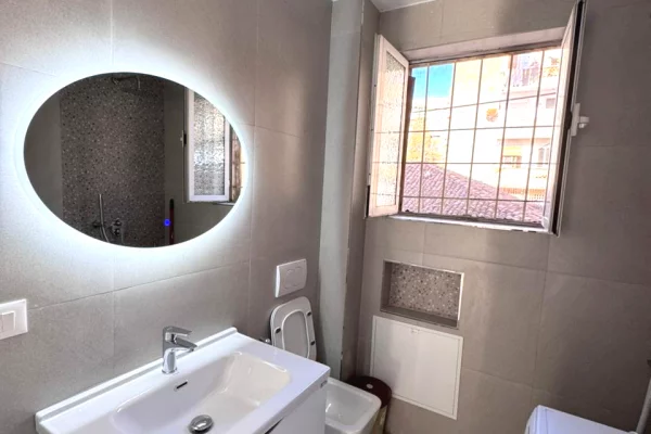 Jepet me Qera Ambient 2+1+2 + ballkon