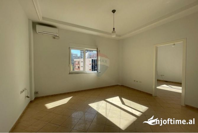 Shtepi ne shitje 1+1 ne Tirane - 165,000 Euro