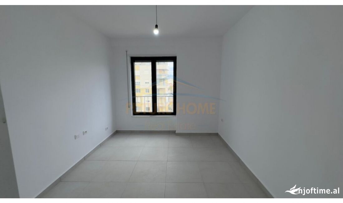 QIRA TEK STACIONI I TRENIT