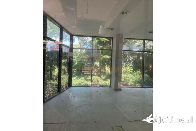 Ambjent biznesi, rruga e Dibres, Tower Bridge 2