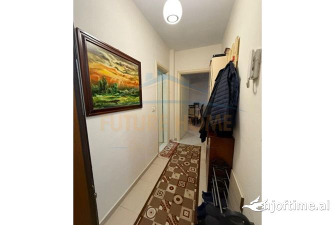 Shtepi ne shitje Apartament ne Tirane, 2+1, Mobilimi E mobiluar, Pagesa 125,000  Euro.