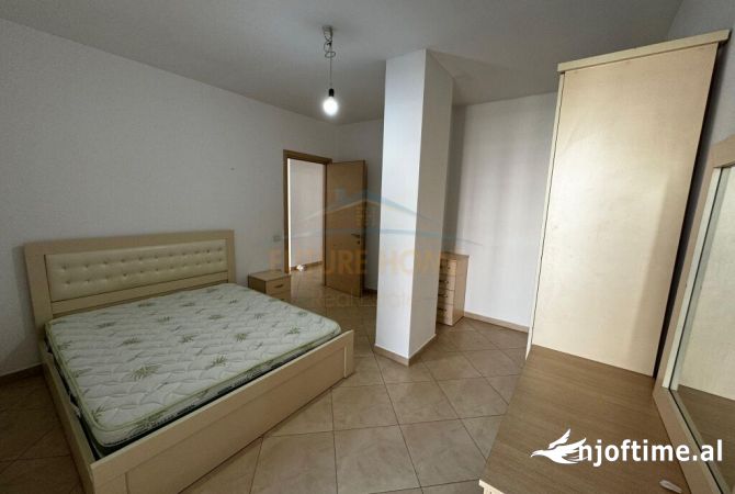 Shtepi ne shitje Apartament ne Tirane, 2+1, Mobilimi E mobiluar, Pagesa 140,000  Euro.