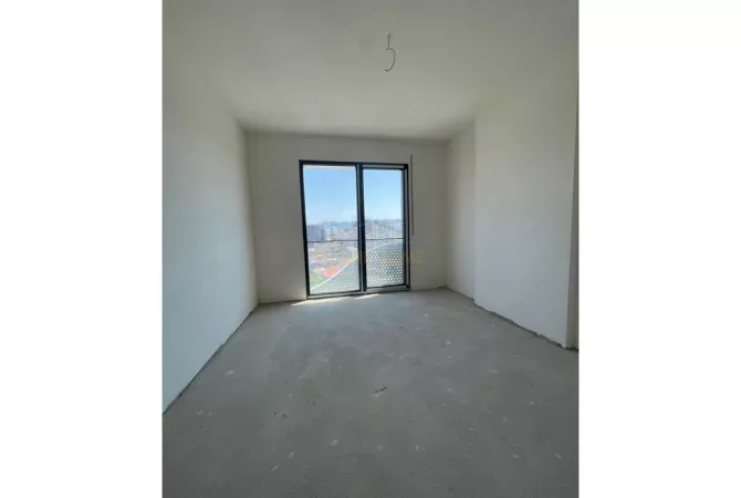 Shtepi ne shitje Apartament ne Tirane, 1+1, Mobilimi Bosh, pa mobiluar, Pagesa 120,000  Euro.