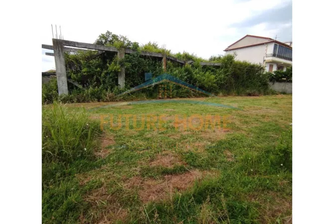 Truall ose Toke ne Tirane - 130,000 Euro