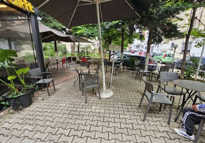 JAPIM ME BAR -KAFE PERBALL INXHINERIS SE NDERTIMIT !  Tirana, Albania Per Qira 800 €