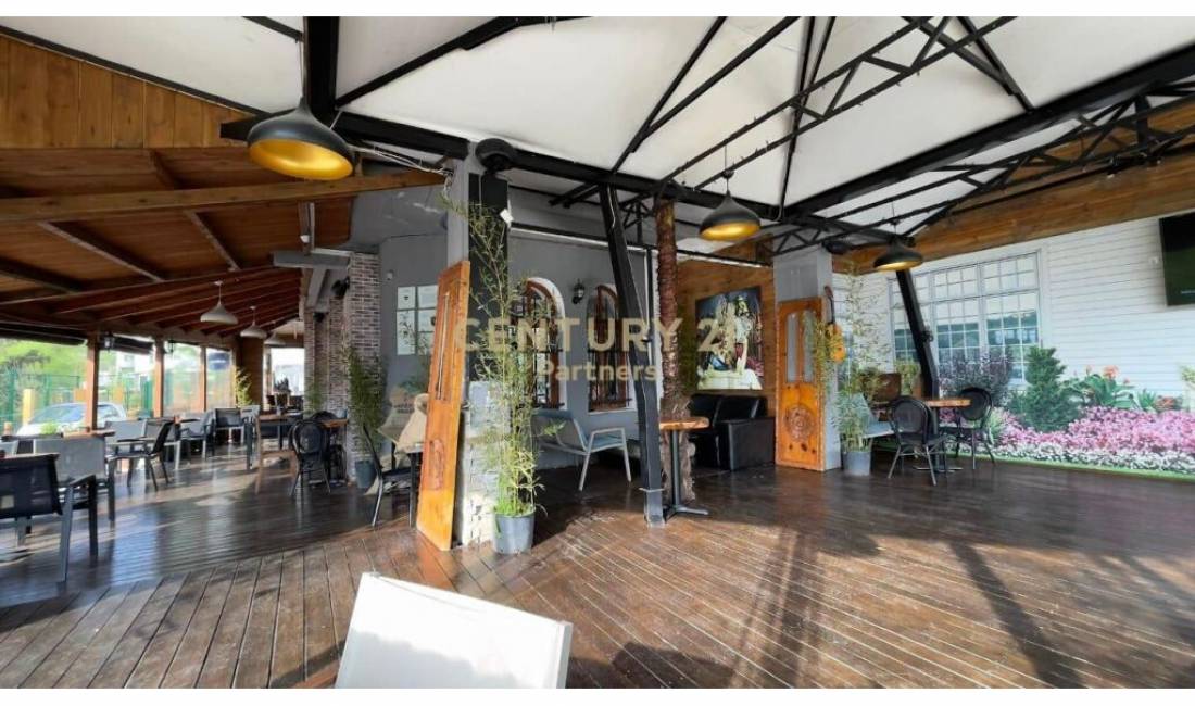 Japim me qera ambient biznesi tek Kopshti Zoologjik  Tirana, Albania Per Qira 750 Euro /Muaj 