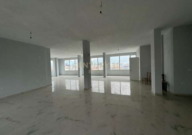 SELITE, JAPIM ME QIRA GODINE 3-KATESHE  Selite Tirana, Albania Per Qira 3,000 € /Muaj