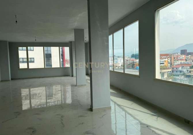 SELITE, JAPIM ME QIRA GODINE 3-KATESHE  Selite Tirana, Albania Per Qira 3,000 Euro /Muaj