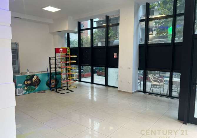 Jepet njesi komerciale per qira 88 m2  Tirana, Albania Per Qira 850 Euro /Muaj