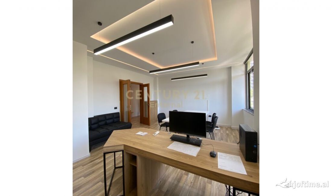 Jepet Zyre 2+1 per Qera ne ish-Bllok  Tirana, Albania Per Qira 1,000 Euro /Muaj