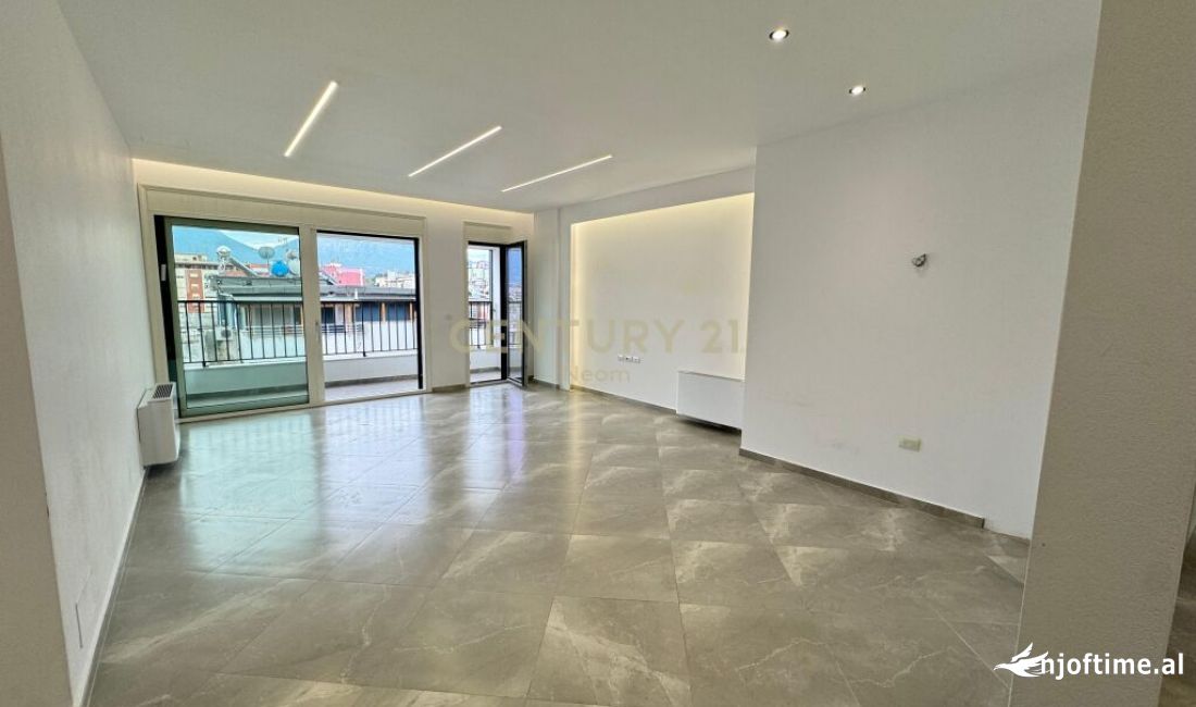 JAPIM ME QIRA ZYRE TEK RRUGA E KOSOVARVE!  Tirana, Albania Per Qira 1,600 Euro /Muaj