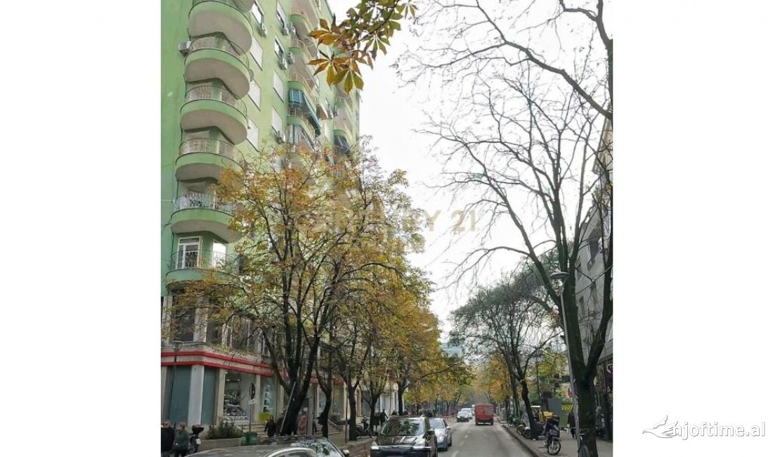 Ambient komercial per qira ne Bllok  Tirana, Albania Per Qira 7,000 Euro /Muaj